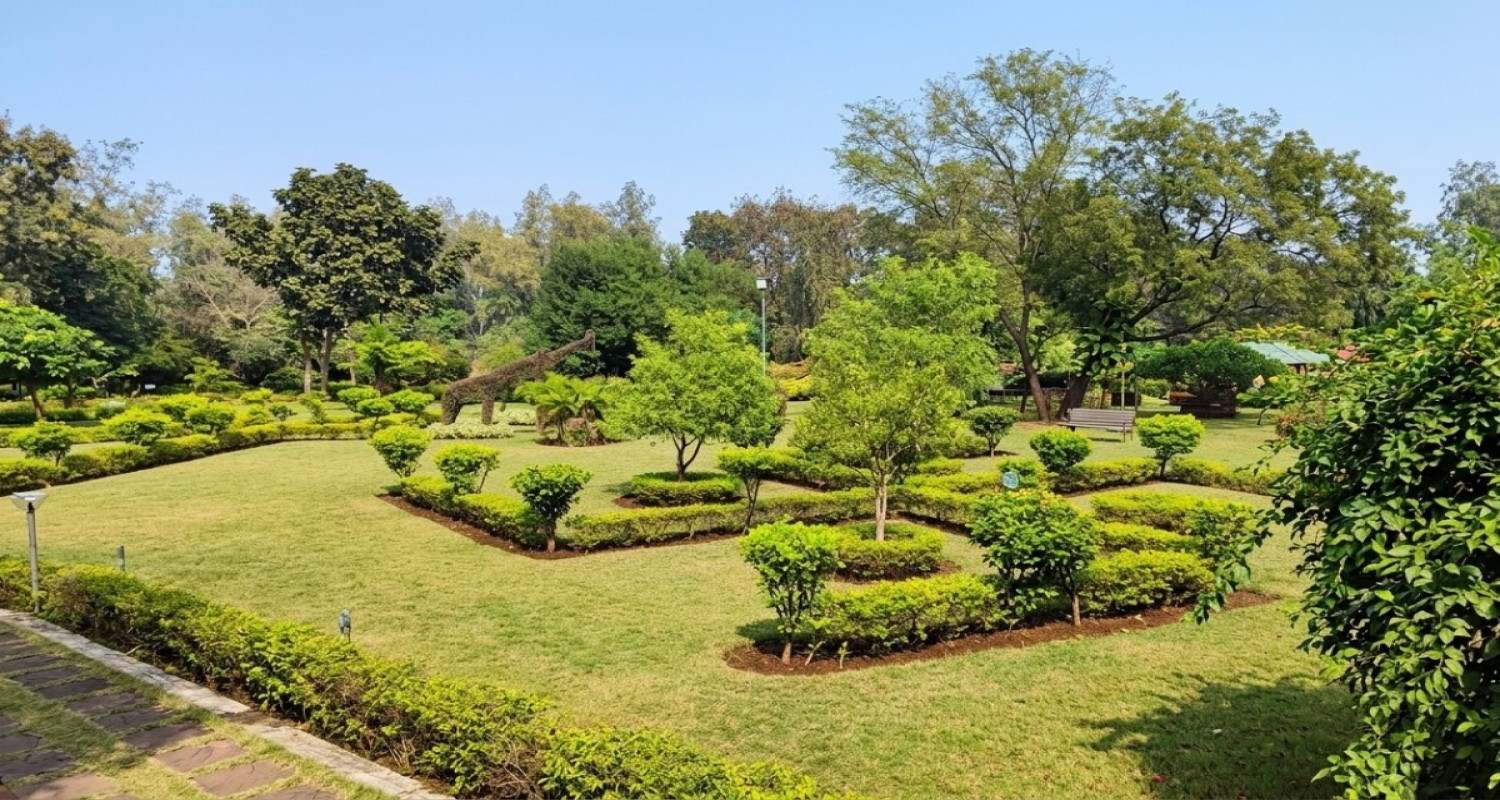 Hirwa Van Garden ( Piparia )